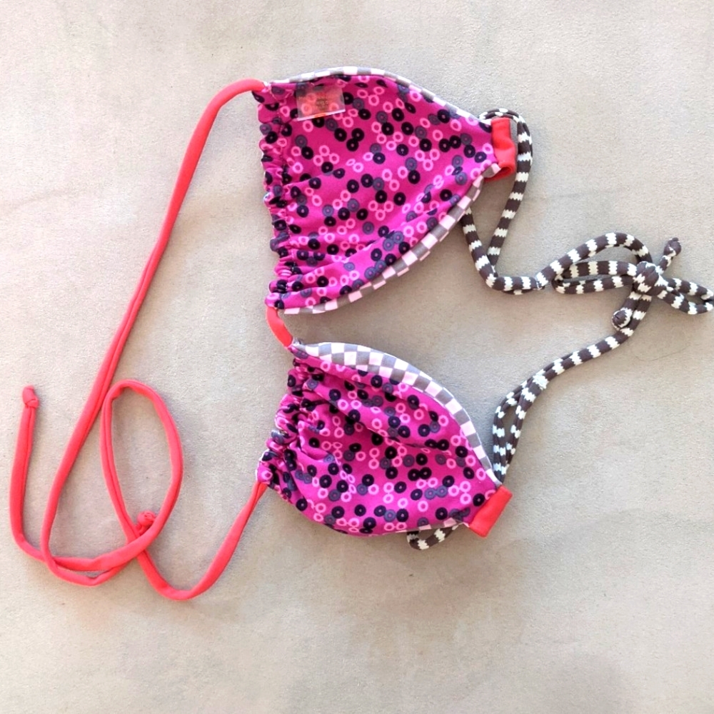 Maaji button reversible bikini top *new no tags*